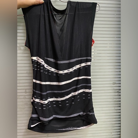 Top - Picture 4 of 5